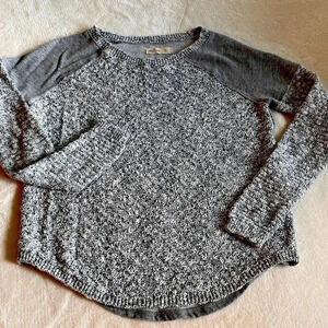 Hollister women’s top long sleeve size small